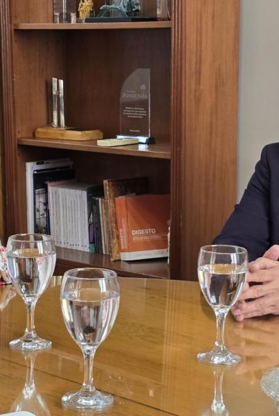 Molinuevo y la Ministra Montaldo acuerdan acciones conjuntas para escuelas de Concepción