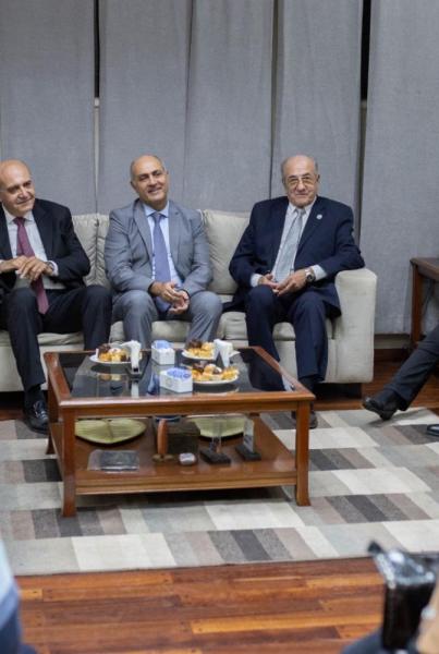 Visita embajador de Siria